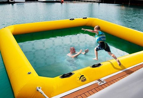 Надувной бассейн для купания в открытом море (понтонный)