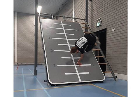 Надувной мат-стенка для тренировки Паркура и для трюков