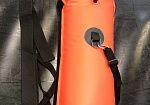 Фотография Надувной буй безопасности для плавания на открытой воде (водоёме) с отсеком для вещей из ТПУ 210D ТаймТриал