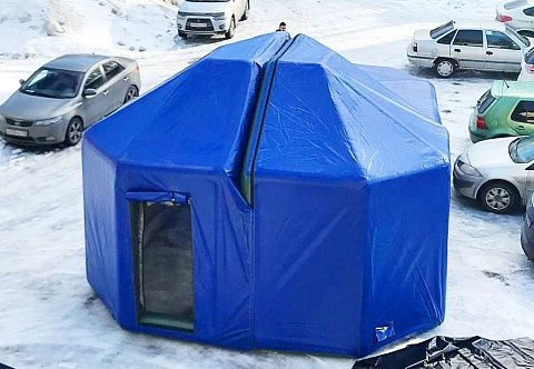 Пневмокаркасный ангар для ремонта двигателя самолета