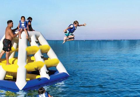 "ПИРАМИДА" - надувной водный аттракцион