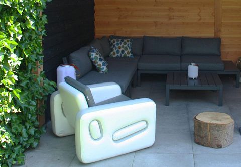 Надувное бескаркасное кресло или диван из AirDeck