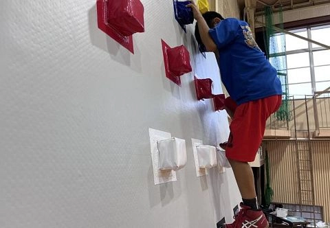 Надувной мобильный скалодром для взрослых и детей из AirDeck Drop Stitch