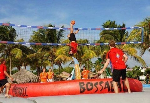 Пляжный аттракцион «Боссабол»