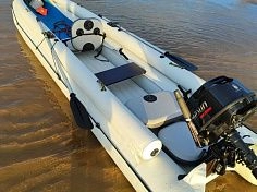Фотография "БАЙДБОТ-3Ф" - надувной Катабайд ПВХ с 40-см баллонами с фальшбортами с надувным дном НДНД (моторная байдарка мотобайд) из ткань ПВХ (PVC) ткань ТПУ (TPU) 840D ТаймТриал