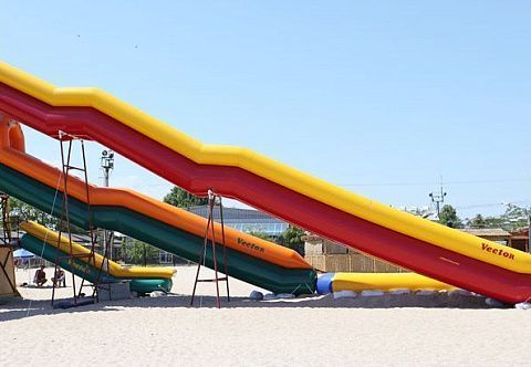 &quot;КАСКАД&quot; - надувная водная пляжная горка с бассейном для пляжа