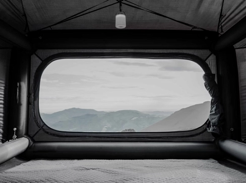 Надувная пневмокаркасная палатка туристическая