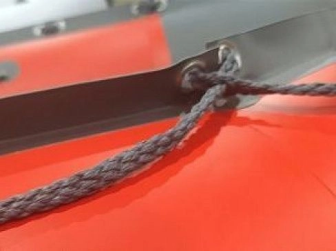 Люверсная полка с леером