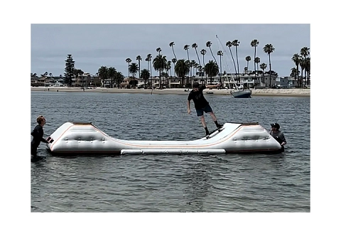 Надувная мобильная рампа для катания на скейтборде