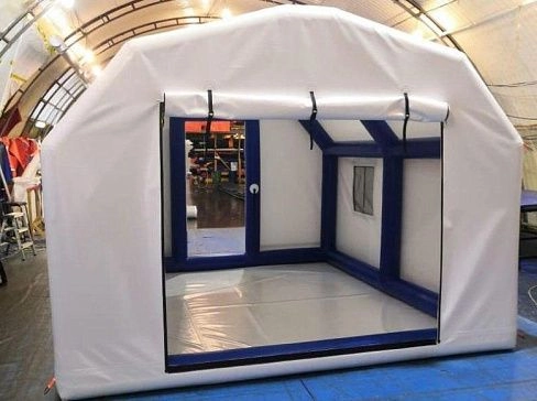 Подъемная бескаркасная дверь-штора для пневмокаркасной палатки