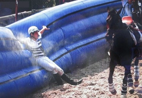 Надувные защитные борта для занятий и соревнований по конному спорту