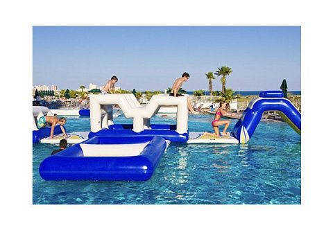 &quot;ЗАМОК&quot; - элемент для надувного аквапарка