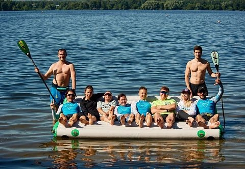 Надувной плавающий шезлонг - лежак для развлечений на воде