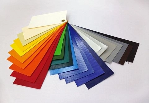 Куски и обрезки цветной ткани ПВХ плотностью от 400 до 1200 г/кв.м