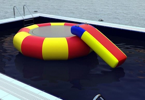 Надувная водная горка большая для батута