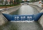 Фотография "ВРД-0,8/25" - эластичная мобильная водоналивная защитная рукавная дамба из ПВХ, противопаводковый барьер для защиты от наводнения, потопа, паводков из ткань ПВХ ТаймТриал