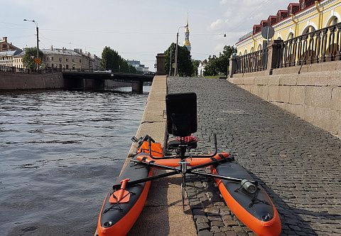 Надувной складной катамаран на педальном приводе Catamaran2go