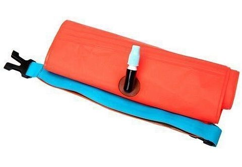 Надувной буй безопасности для плавания на открытой воде (водоёме) с отсеком для вещей