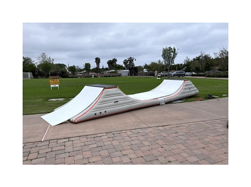 Надувная мобильная большая рампа для катания на скейтборде