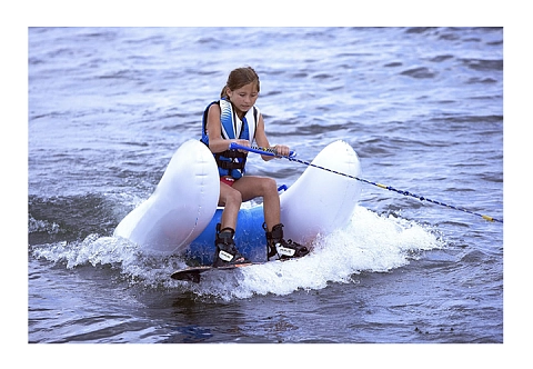 Надувной водный аттракцион для тренировок на вейкборде