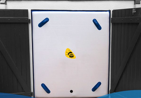 Надувной мобильный барьер от наводнения, потопа в доме (минидамба)