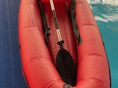 Фотография "ЭКШН-335" - одноместная надувная лодка ПВХ или ТПУ с надувным дном с самоотливом (НДНД) из ткань ПВХ (PVC) ткань ТПУ (TPU) 210D ткань ТПУ (TPU) 420D ТаймТриал