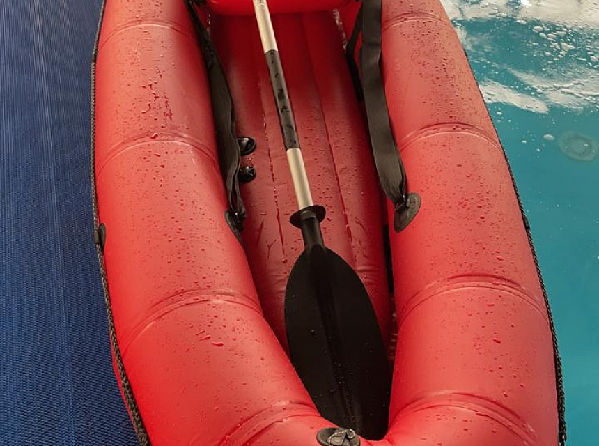 "ЭКШН-335" - одноместная надувная лодка ПВХ или ТПУ с надувным дном с самоотливом (НДНД) из ПВХ или ТПУ ТаймТриал