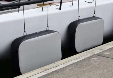 Надувной (пневматический) кранец швартовый AirDeck для швартовки катера, яхты, лодки