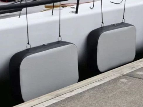 Надувной (пневматический) кранец швартовый AirDeck для швартовки катера, яхты, лодки