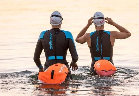 Надувной буй безопасности для плавания на открытой воде (водоёме) с отсеком для вещей
