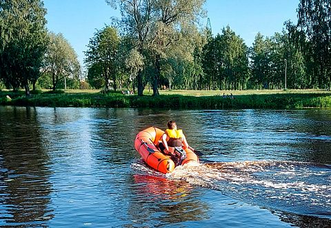 &quot;ФИШКА ЛАЙТ&quot; - рыболовная транцевая моторно-гребная лодка из ТПУ с надувным дном НДНД