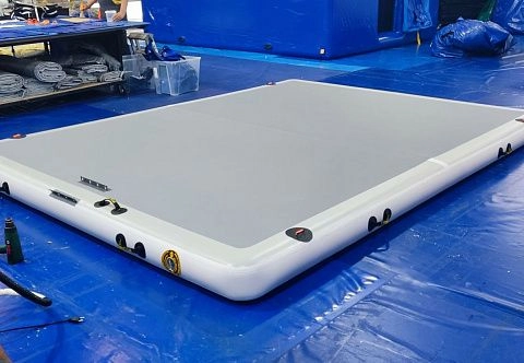 Надувная платформа для отдыха на воде с палаткой