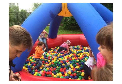 Бассейн с шариками 