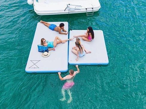 Надувной плот-платформа из AirDeck для отдыха на воде