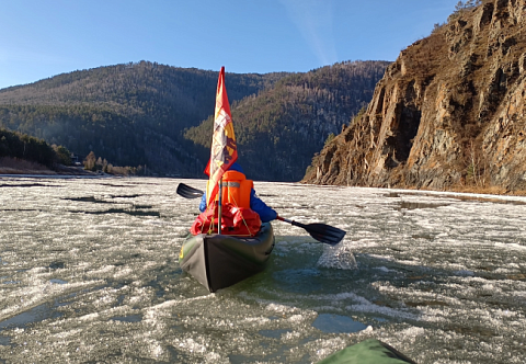 &quot;ВЕГА-2 СПОРТ&quot; - быстроходная надувная байдарка с надувным дном (двухместная) для водных походов, сплавам по рекам, озеру, морю. Штевневая