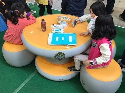 Надувной мобильный круглый стул-пуфик из AirDeck Drop Stitch