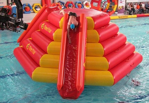 Надувная водная «Пирамида» скалодром с горками