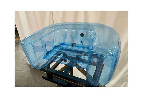 Надувное прозрачное кресло
