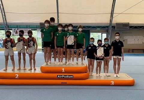 Надувной мобильный спортивный пьедестал почета, подиум для награждения. Многофункциональный