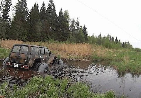 Надувные поплавки на колеса автомобиля, внедорожника