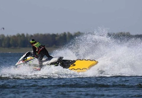 Надувные спасательные сани для гидроцикла для буксировки людей