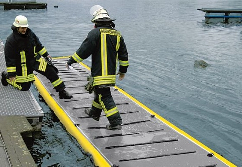 Трап надувной спасательный ТНС