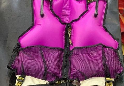 Жилет страховочный, надувной, ТТ из ТПУ для лодки