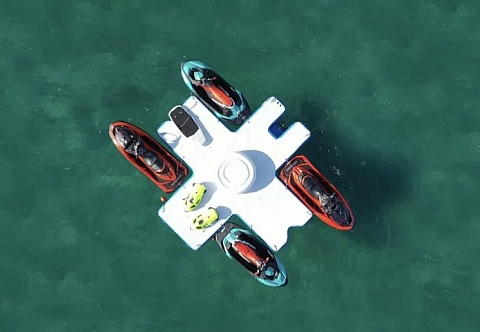 Надувная станция-платформа (причал, пристань) для гидроцикла