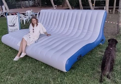 Надувной плавающий шезлонг - лежак для развлечений на воде