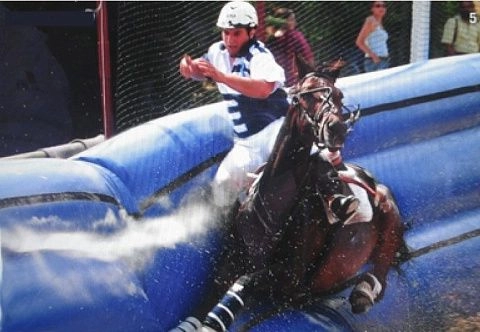 Надувные защитные борта для занятий и соревнований по конному спорту