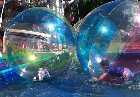 Надувной бассейн для зорбов и бамперных лодочек