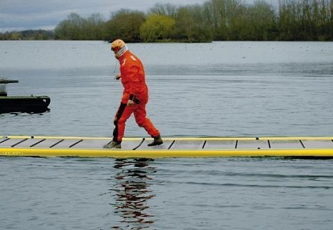 Трап надувной спасательный ТНС