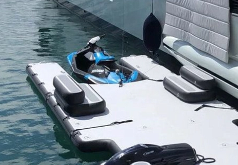 Надувная мобильная большая платформа-док для гидроцикла из AirDeck (надувная палуба)