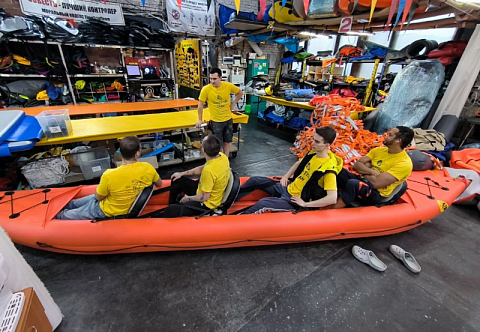 "ВЕГА-4" - семейная быстроходная надувная байдарка с надувным дном (трех, четырехместная) для водных походов, сплавов, морю. Штевневая